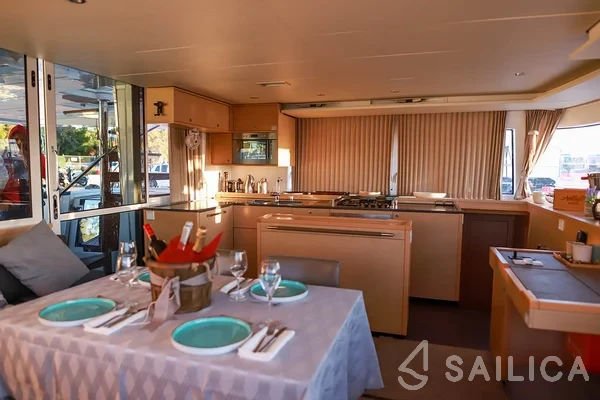 Lagoon 560 S2 - Yacht Charter Sailica