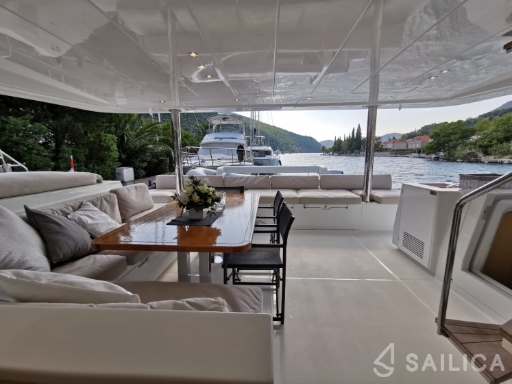 Lagoon 560 S2 - Yacht Charter Sailica