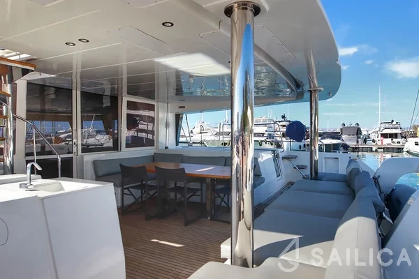 Lagoon 560 S2 - Yacht Charter Sailica