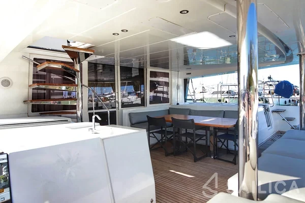 Lagoon 560 S2 - Yacht Charter Sailica