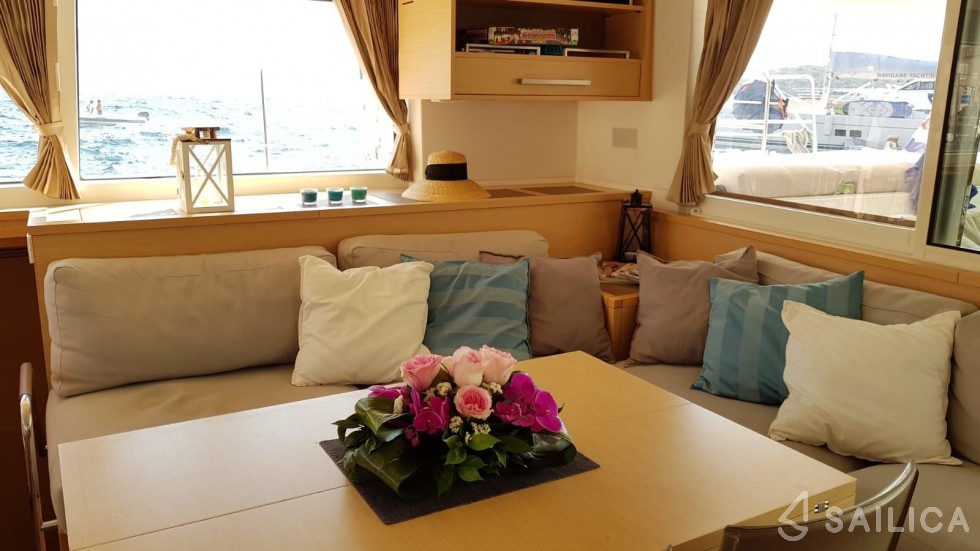 Lagoon 560 S2 - Yacht Charter Sailica