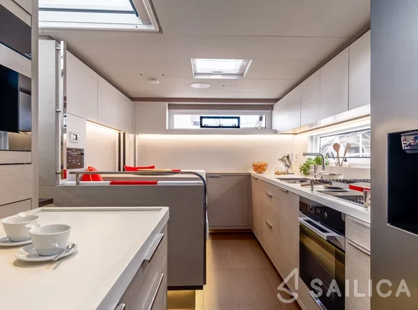 Lagoon Sixty 5 - Photo #57 Lagoon Sixty 5 - Yacht Charter Sailica