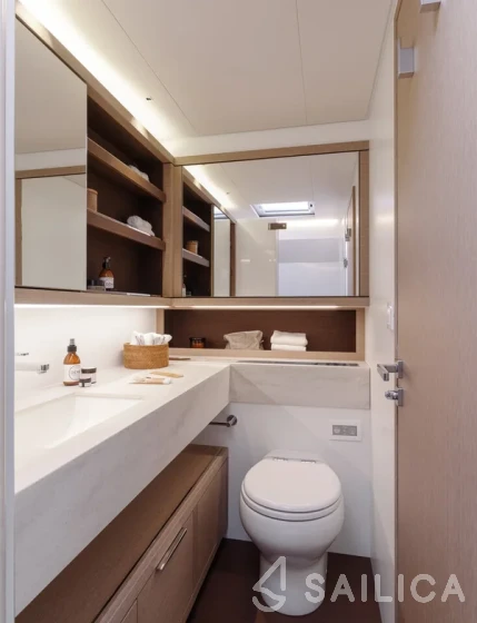 Lagoon Sixty 5 - Photo #66 Lagoon Sixty 5 - Yacht Charter Sailica