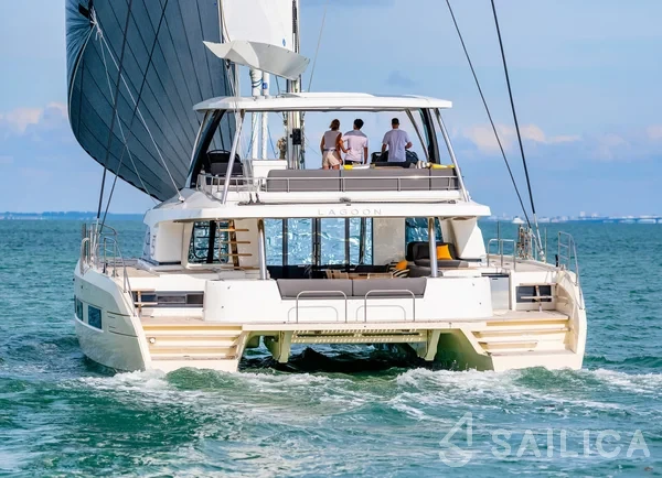 Lagoon Sixty 5 - Photo #44 Lagoon Sixty 5 - Yacht Charter Sailica