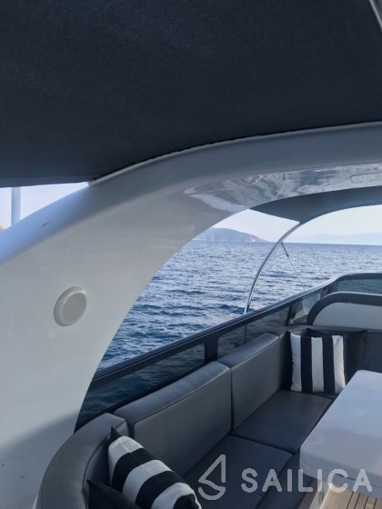 Maiora 87 - Yacht Charter Sailica