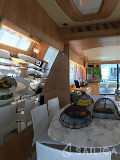 Maiora 87 - Yacht Charter Sailica