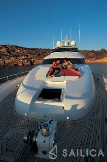 Maiora 87 - Yacht Charter Sailica