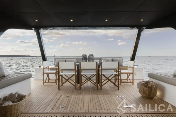 Moon Yacht 60 - Yacht Charter Sailica