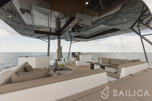 Moon Yacht 60 - Yacht Charter Sailica