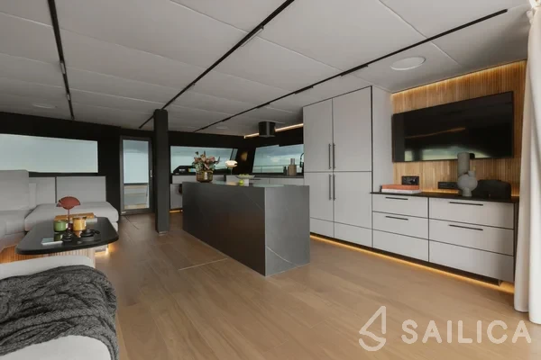 Moon Yacht 60 - Yacht Charter Sailica