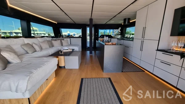 Moon Yacht 60 - Yacht Charter Sailica