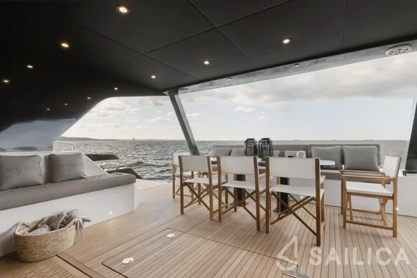 Moon Yacht 60 - Yacht Charter Sailica