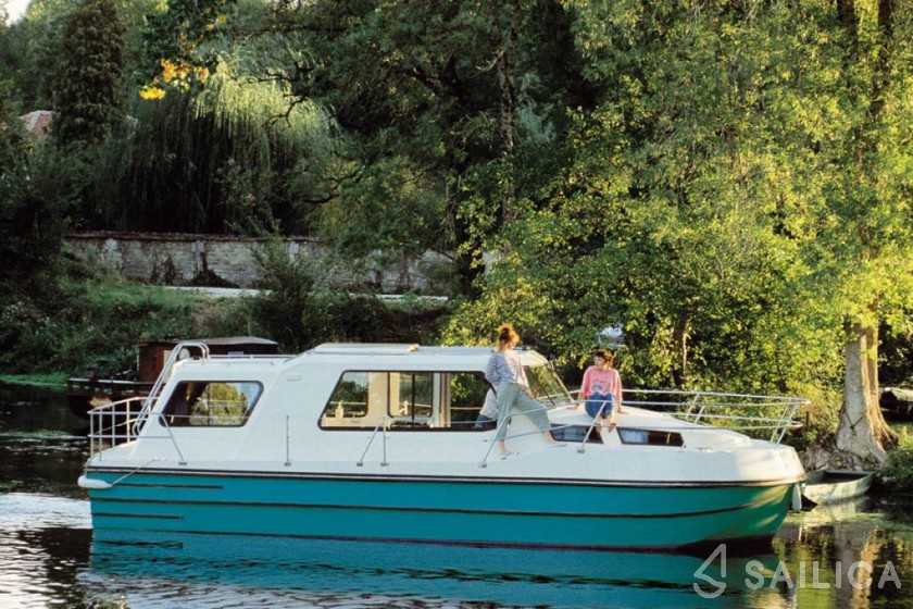 Riviera 920 - Yacht Charter Sailica