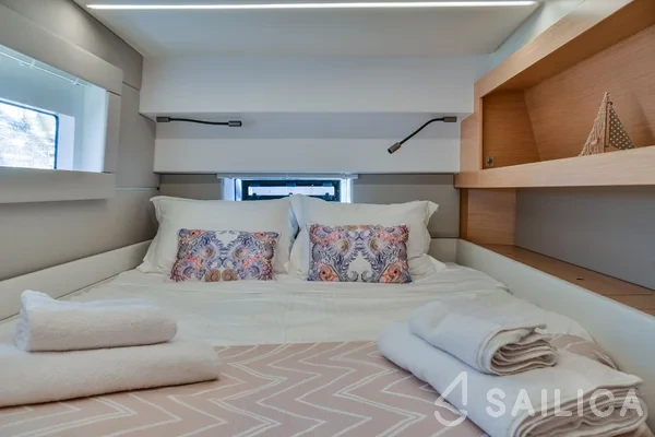 Nautitech 46 Fly - Yacht Charter Sailica