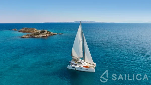 Nautitech 46 Fly - Yacht Charter Sailica