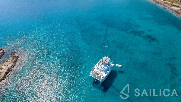 Nautitech 46 Fly - Yacht Charter Sailica