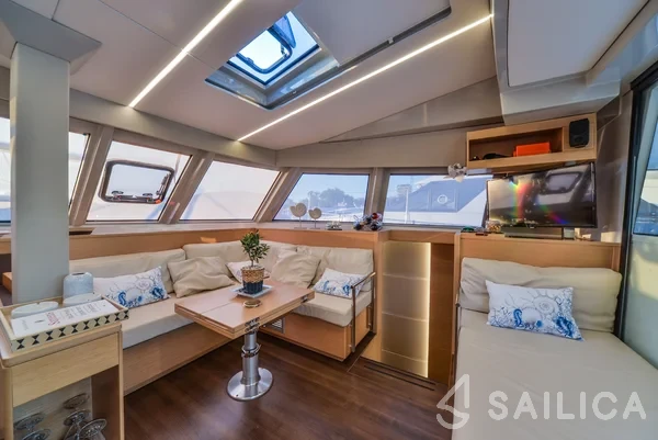 Nautitech 46 Fly - Yacht Charter Sailica