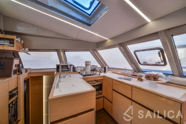 Nautitech 46 Fly - Yacht Charter Sailica