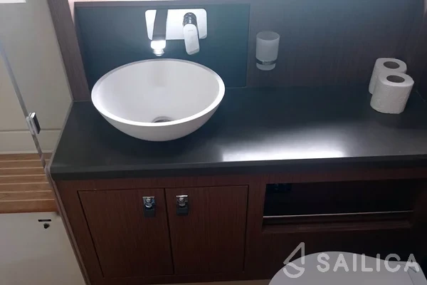 Oceanis 62 - Yacht Charter Sailica