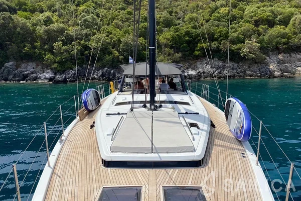 Oceanis 62 - Yacht Charter Sailica