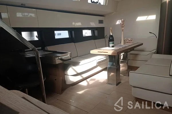 Oceanis 62 - Yacht Charter Sailica