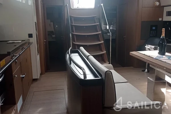 Oceanis 62 - Yacht Charter Sailica