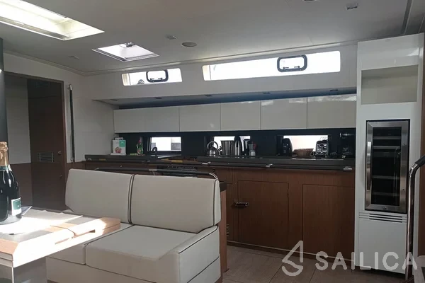 Oceanis 62 - Yacht Charter Sailica