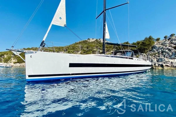 Oceanis 62 - Yacht Charter Sailica