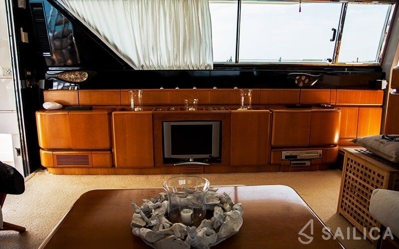 Posillipo 64 - Yacht Charter Sailica