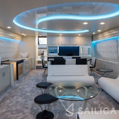 Rizzardi 80 Technema - Yacht Charter Sailica