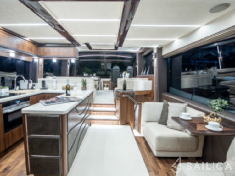 Galeon 680 Fly - Yacht Charter Sailica
