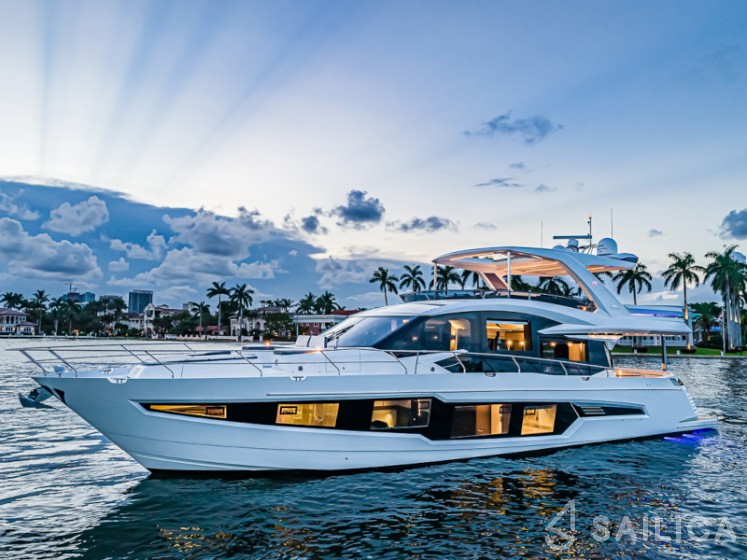 Galeon 680 Fly - Yacht Charter Sailica