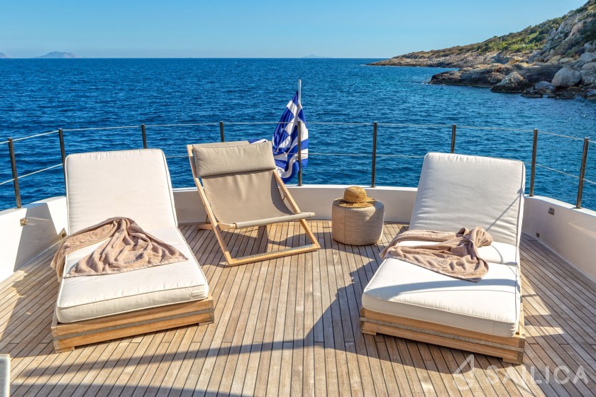 San Lorenzo SL 82 - Yacht Charter Sailica