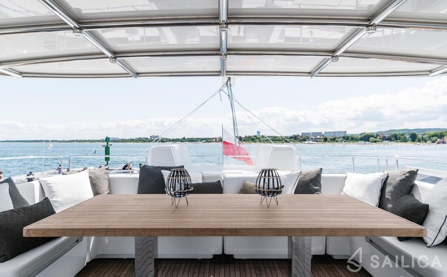 Sunreef 80 - Yacht Charter Sailica