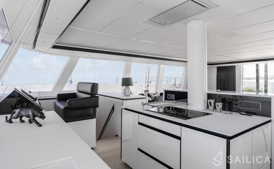 Sunreef 80 - Yacht Charter Sailica