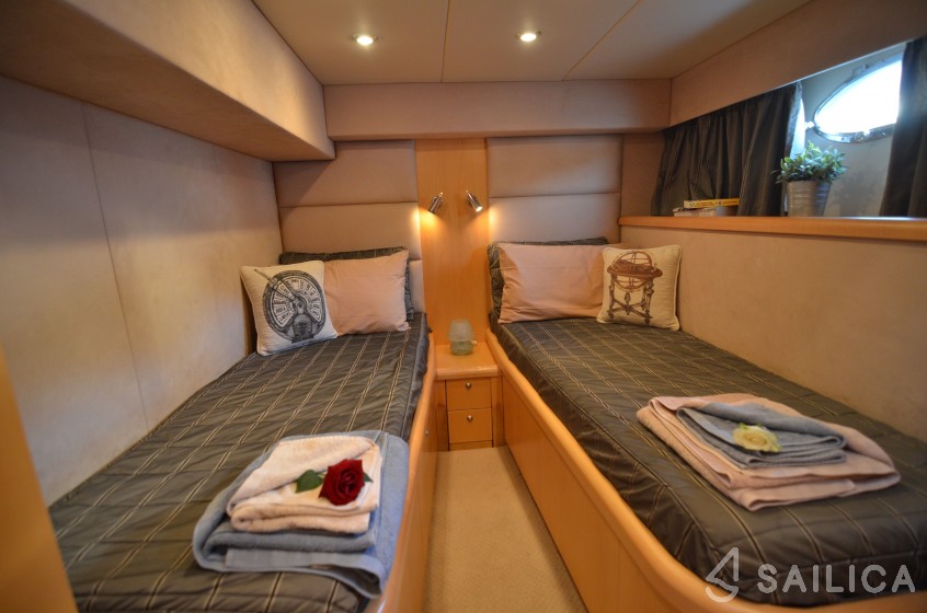 Sunseeker 55 - Yacht Charter Sailica
