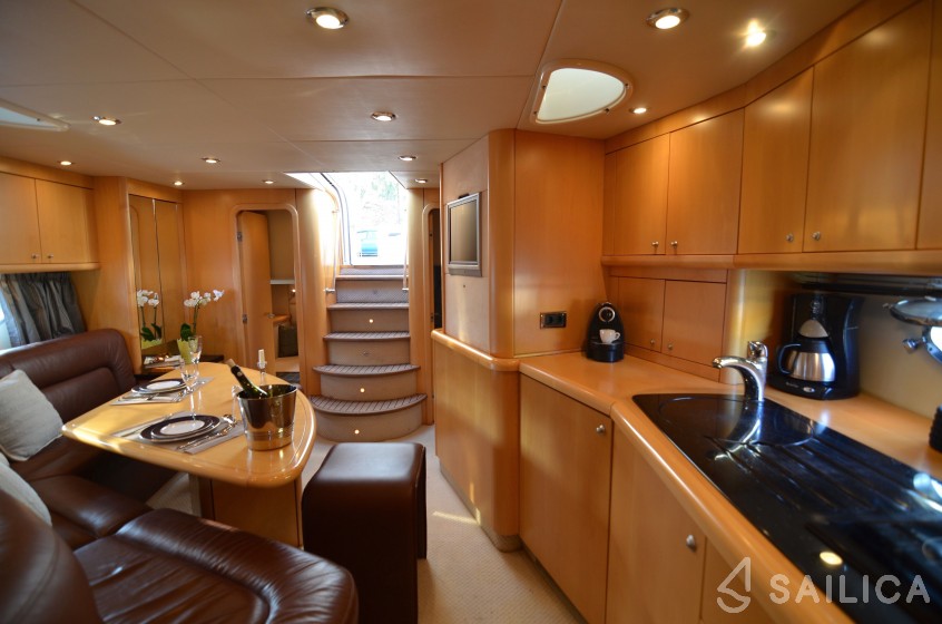 Sunseeker 55 - Yacht Charter Sailica