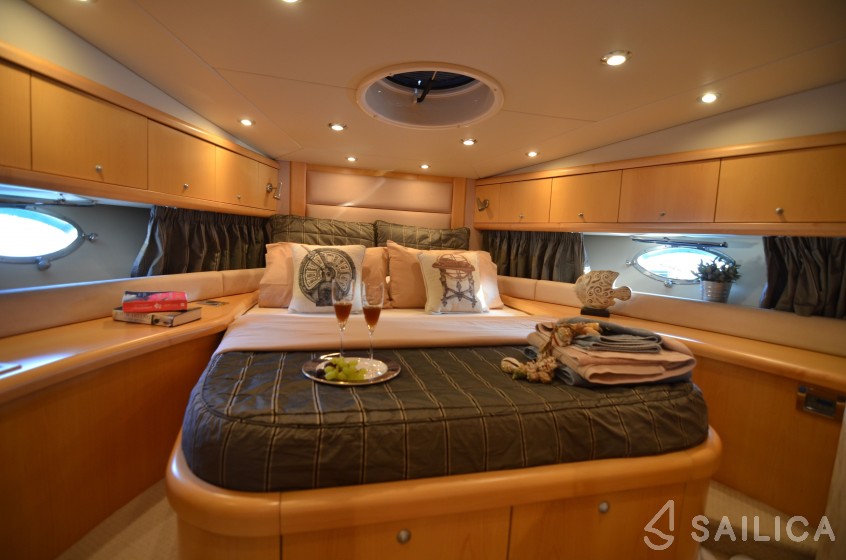 Sunseeker 55 - Yacht Charter Sailica