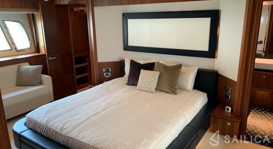 Sunseeker Yacht 88 - Yacht Charter Sailica
