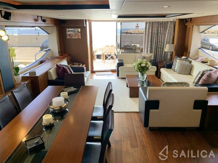 Sunseeker Yacht 88 - Yacht Charter Sailica