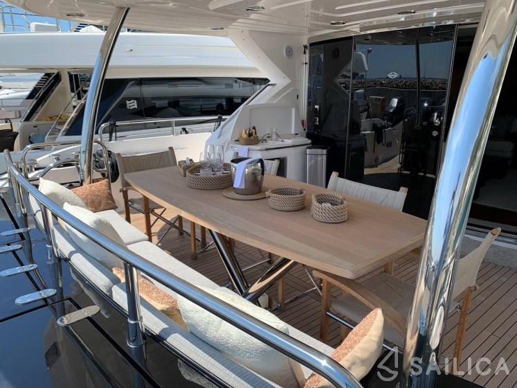 Sunseeker Yacht 88 - Yacht Charter Sailica