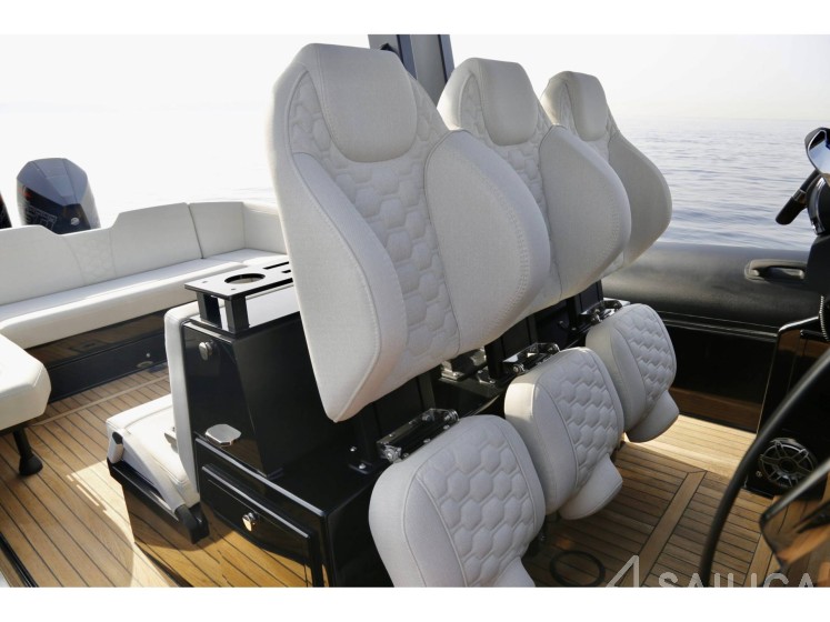 Technohull Explorer 40 - Yacht Charter Sailica