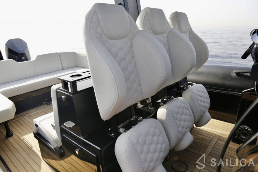 Technohull Explorer 40 - Yacht Charter Sailica