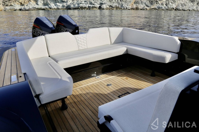 Technohull Explorer 40 - Yacht Charter Sailica