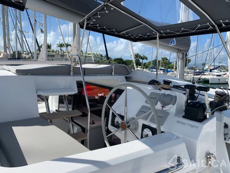 Astréa 42 - Yacht Charter Sailica