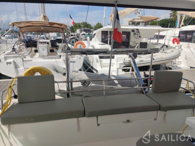 Astréa 42 - Yacht Charter Sailica