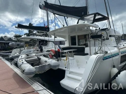 Lagoon 40 - Yacht Charter Sailica