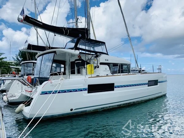 Lagoon 40 - Yacht Charter Sailica