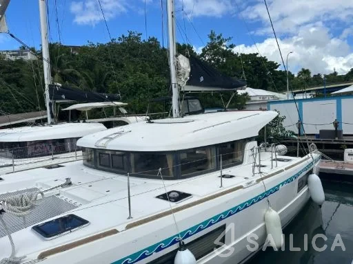 Lagoon 40 - Yacht Charter Sailica