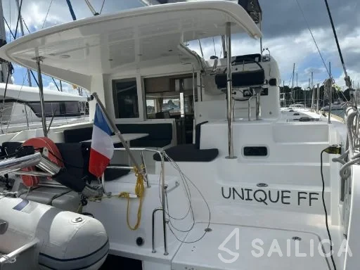 Lagoon 40 - Yacht Charter Sailica